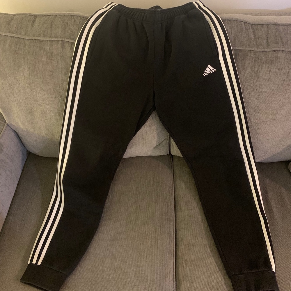 ADIDAS SWEATPANTS (Mens Medium)